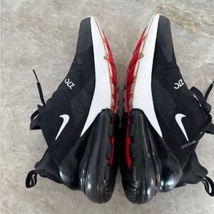 Nike Air Max 270 Black and White Sneakers (Big Kids)
